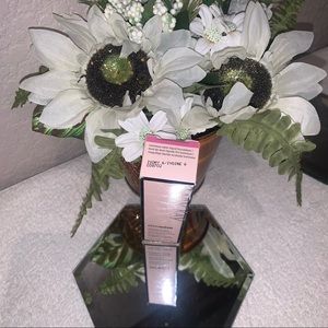 Mary Kay luminous-wear liquid foundation, color Ivory 6